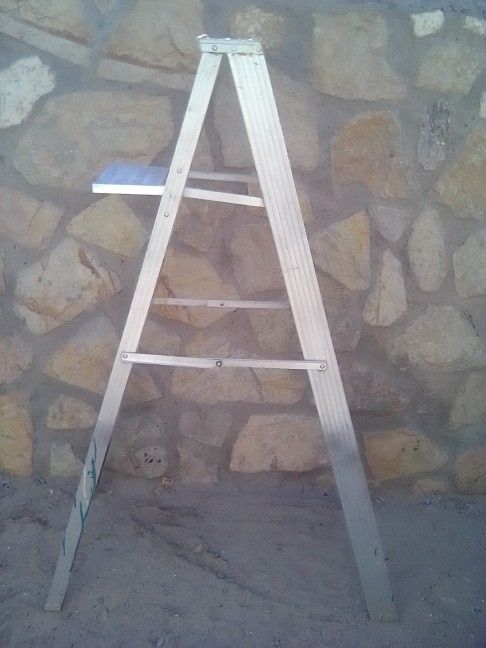 Ladder ( 5 Feet Tall ) Folds