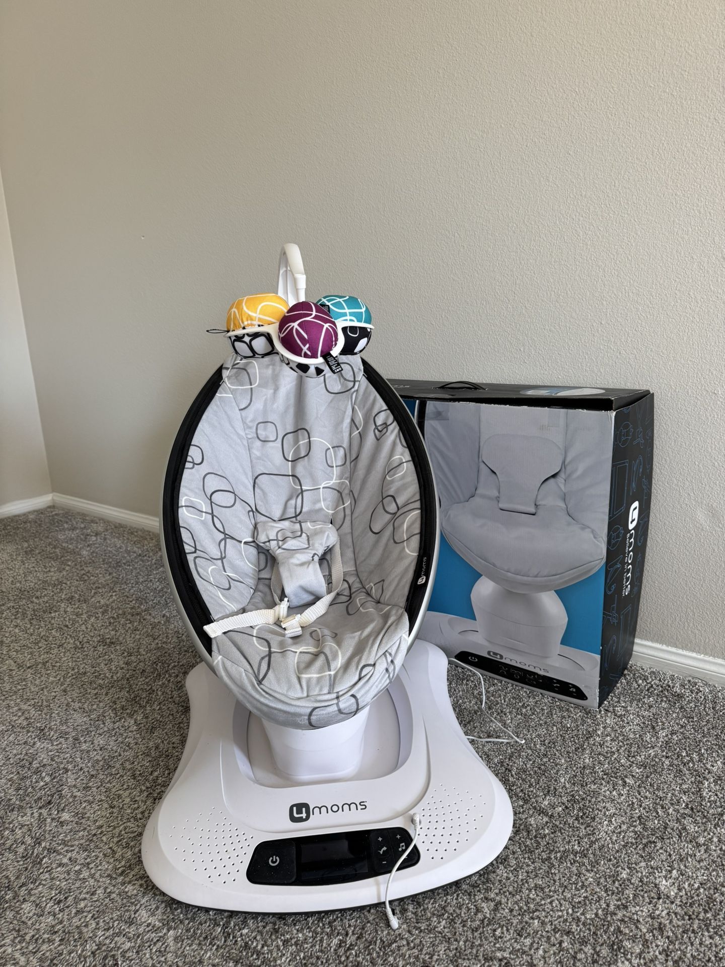4moms mamaRoo Multi-Motion Baby Swing