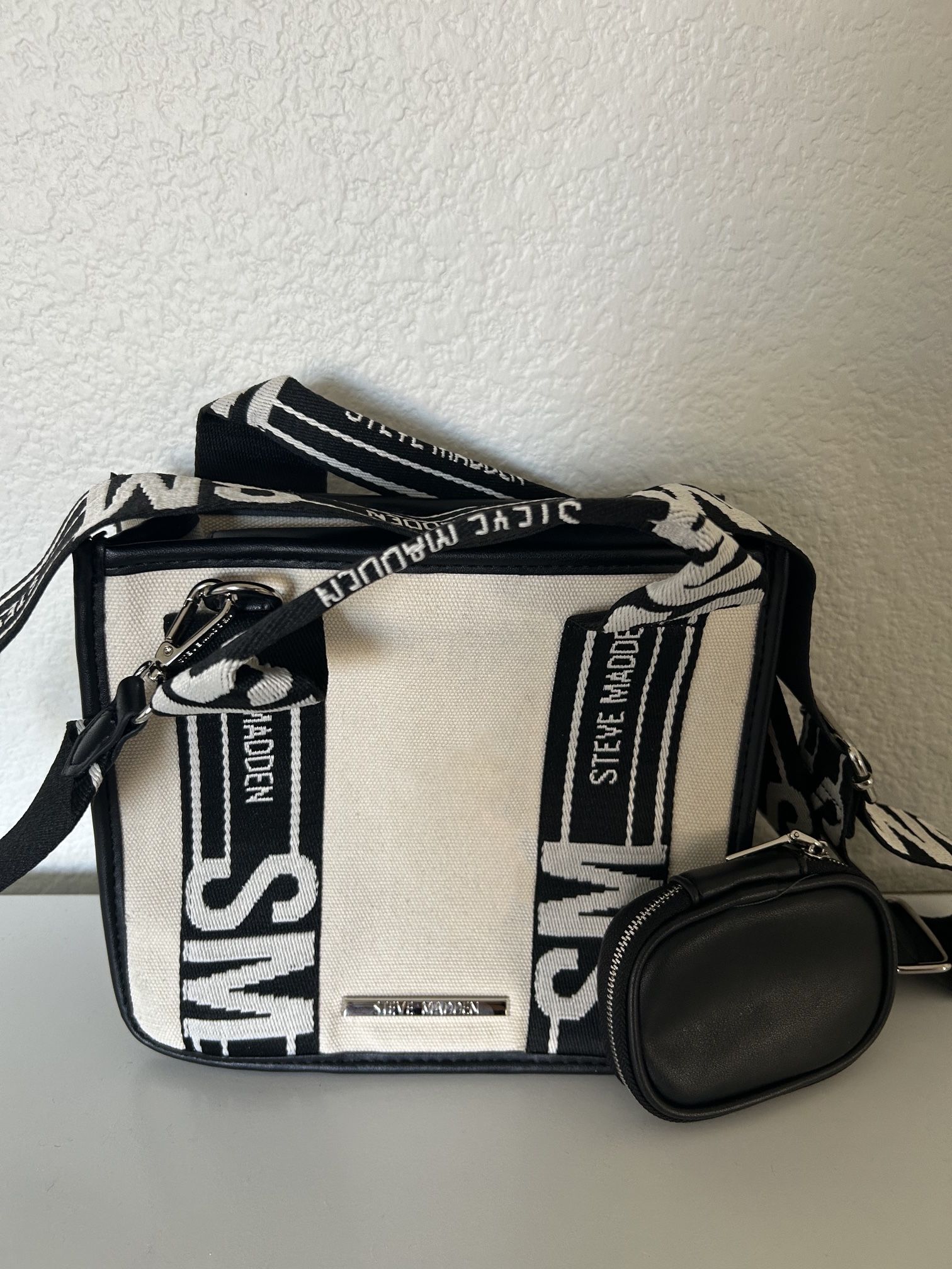 Steve Madden Women’s Purse With Shoulder Strap