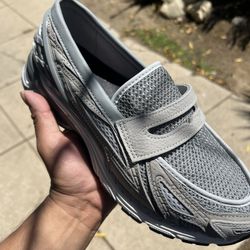 Mens New Balance Size 10