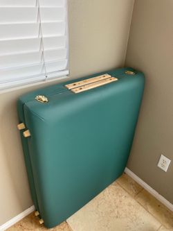 Earthlite Harmony DX massage table
