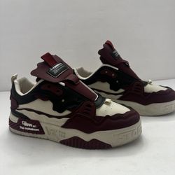 Men's Trendy Skate Shoes, Comfy Non Slip Casual Lace Up Sneakers For Men's size 10  Needs new laces