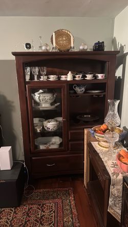 Vintage Broyhill Hutch