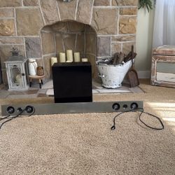 Samsung Sound Bar With Surround Sound Speaker