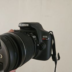 Canon EOS Rebel T7 Camera Kit