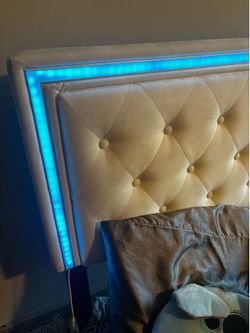 full bed with drawers/led light