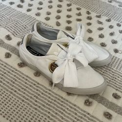 Adidas Women’s Tennis Shoe 7