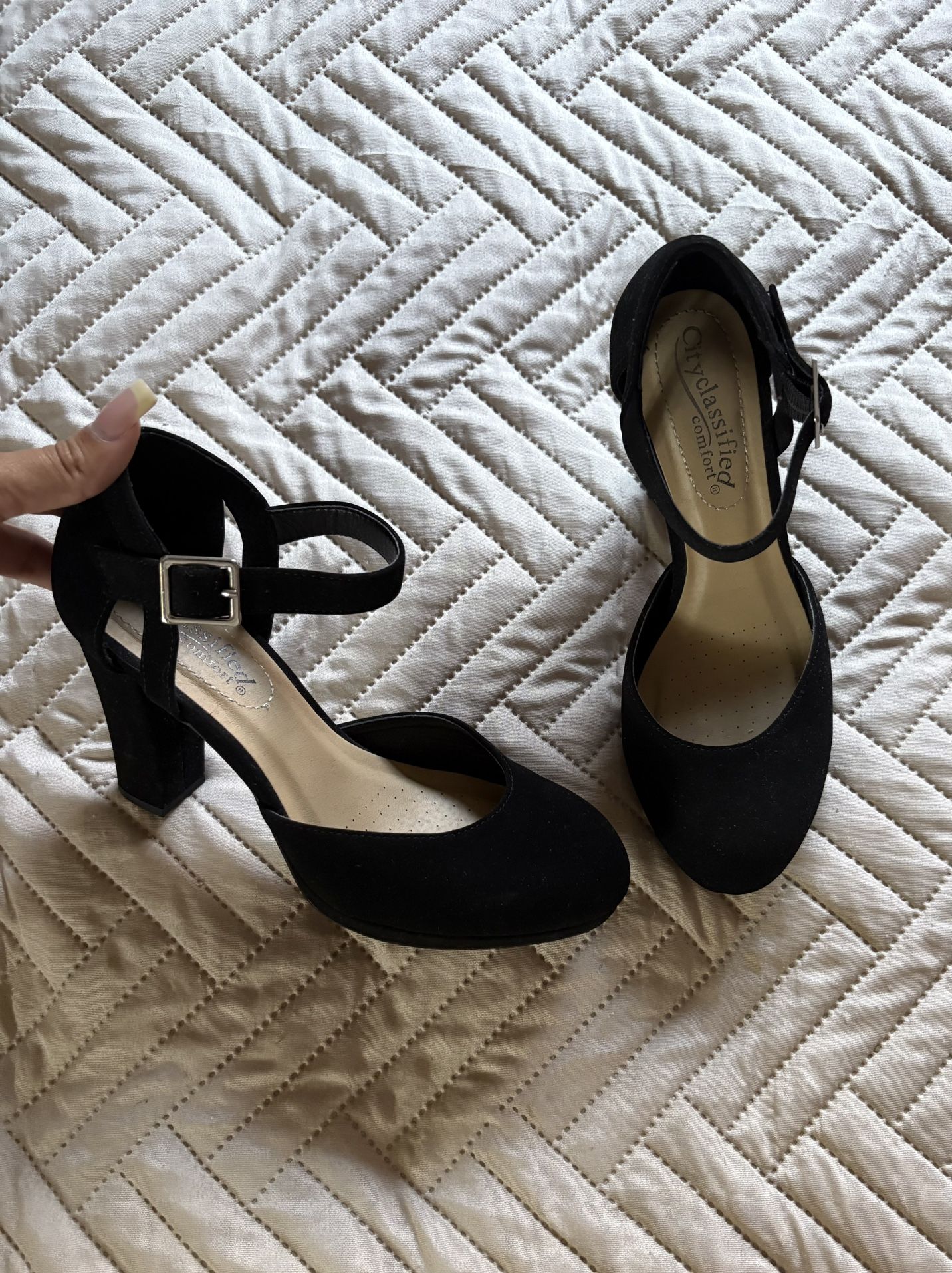 All Black Heels 6.5
