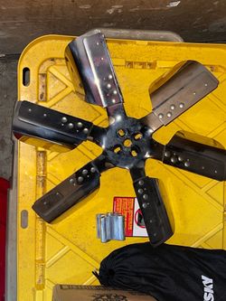 18 in Flex Fan Polished Stainless