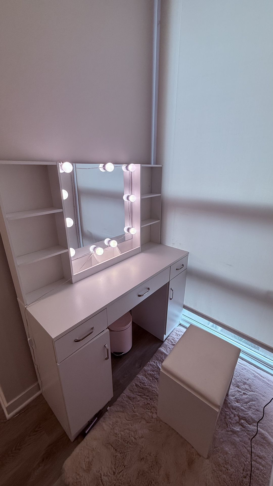 ✨ White Vanity Set with Lighted Mirror & Stool