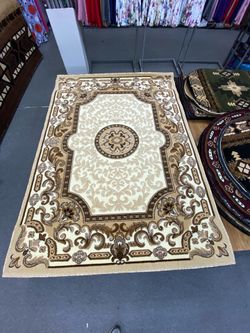 Area rug brand new 5x7 feet thick quality ivory color