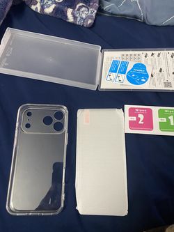 Clear case of iPhone 17 pro max with screen protector