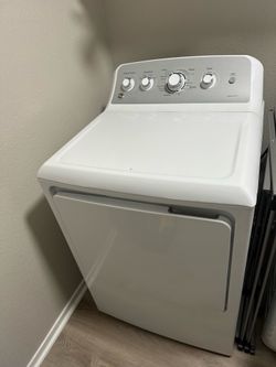 3-Year-Old GE Gas Dryer – Clean & Works Perfectly! (Must Go By Sunday)