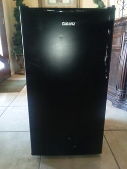 Galanz Mini Refrigerator