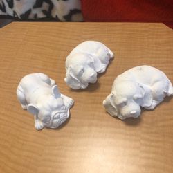 3’ Long Dogs Statue ( New ) 3for $5