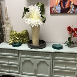 CUTE BUFFET IR TV STAND AT PICKY PINCHERS 1621 N Highland Ave Clearwater Open Noon To 6pm
