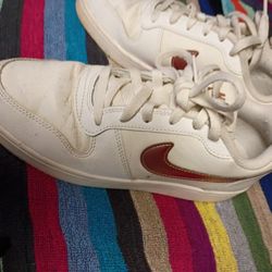 Nikes Size 8