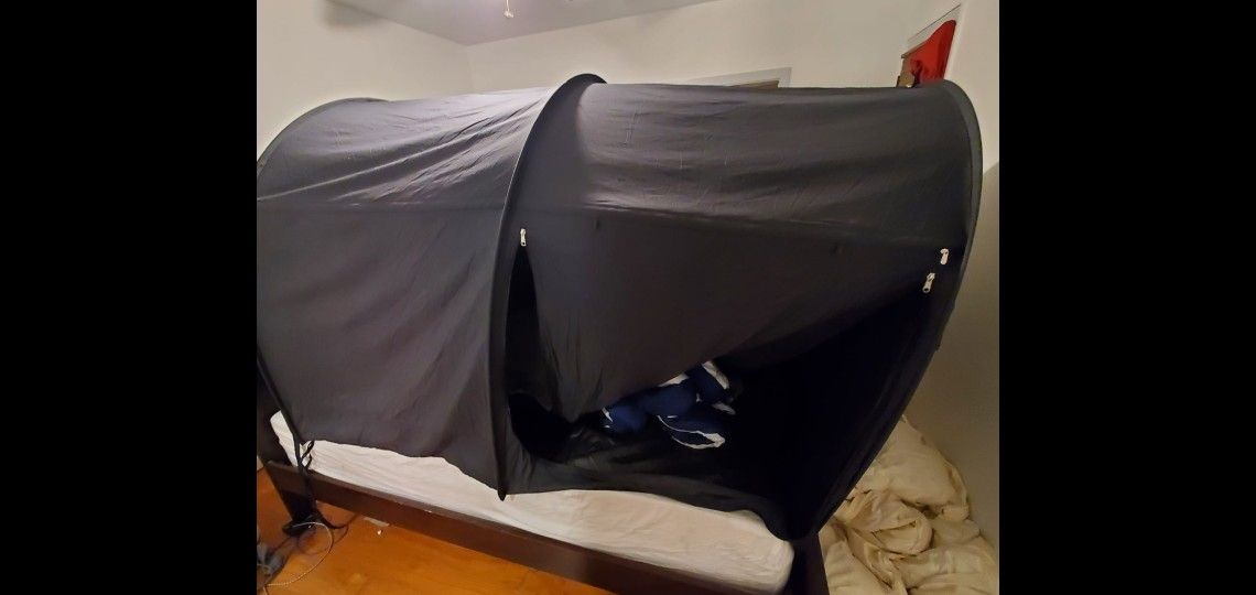 LEEDOR QUEEN SIZED BED TENT