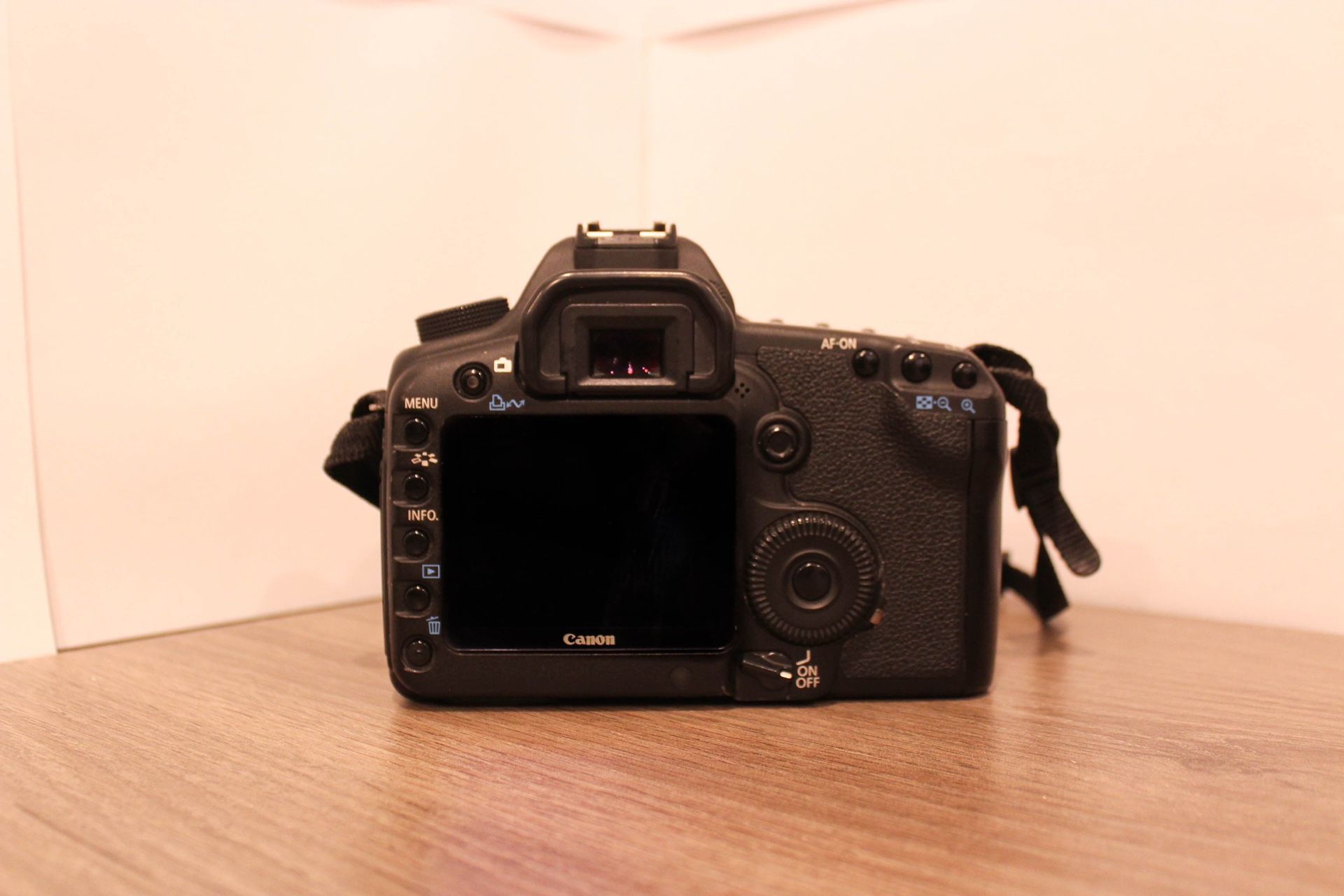 Canon 5d MKII full frame *low shutter*