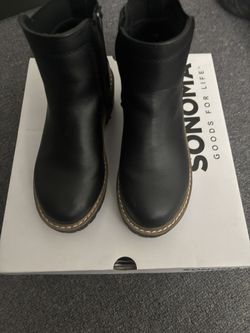 Girl's boots size 13