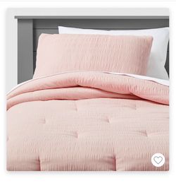 Full Pink Searsucker Comforter 