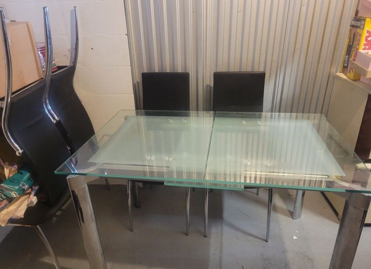 Dinning Table And 6 Chairs