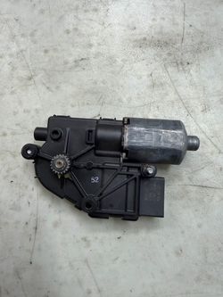 Audi Q5 sunshade motor