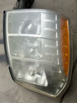 2007 Cadillac Escalade original headlights