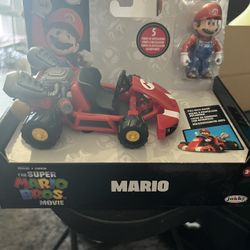 Mario  pill back race car with figurine