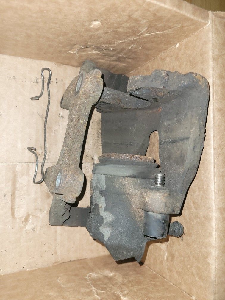 Audi TT Quattro Mk1 Front  Left Caliper Bracket Slides And Clips. Working Order Just Need Cleaned