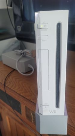 Nintendo Wii Console - GameCube Backwards Compatible Model (RVL-001, White)