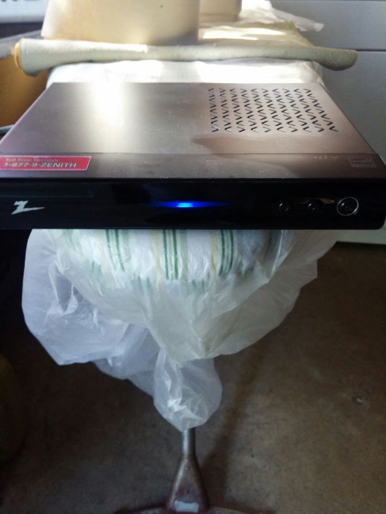 Digital tv converter box