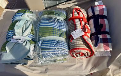 Picnic Blankets ( 4 available )