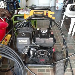 Dewalt With Honda Engine 4000 Psi New Gun 2 Hoses Tips included 