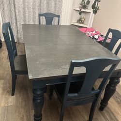 Dining Room Table And 4  Chairs