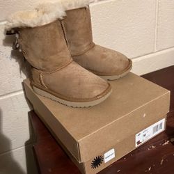 Uggs T Bailey Bow