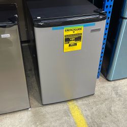 Frigidaire4.5 Cf Stainless Refrigerator, New,  BOOMwarehouse 