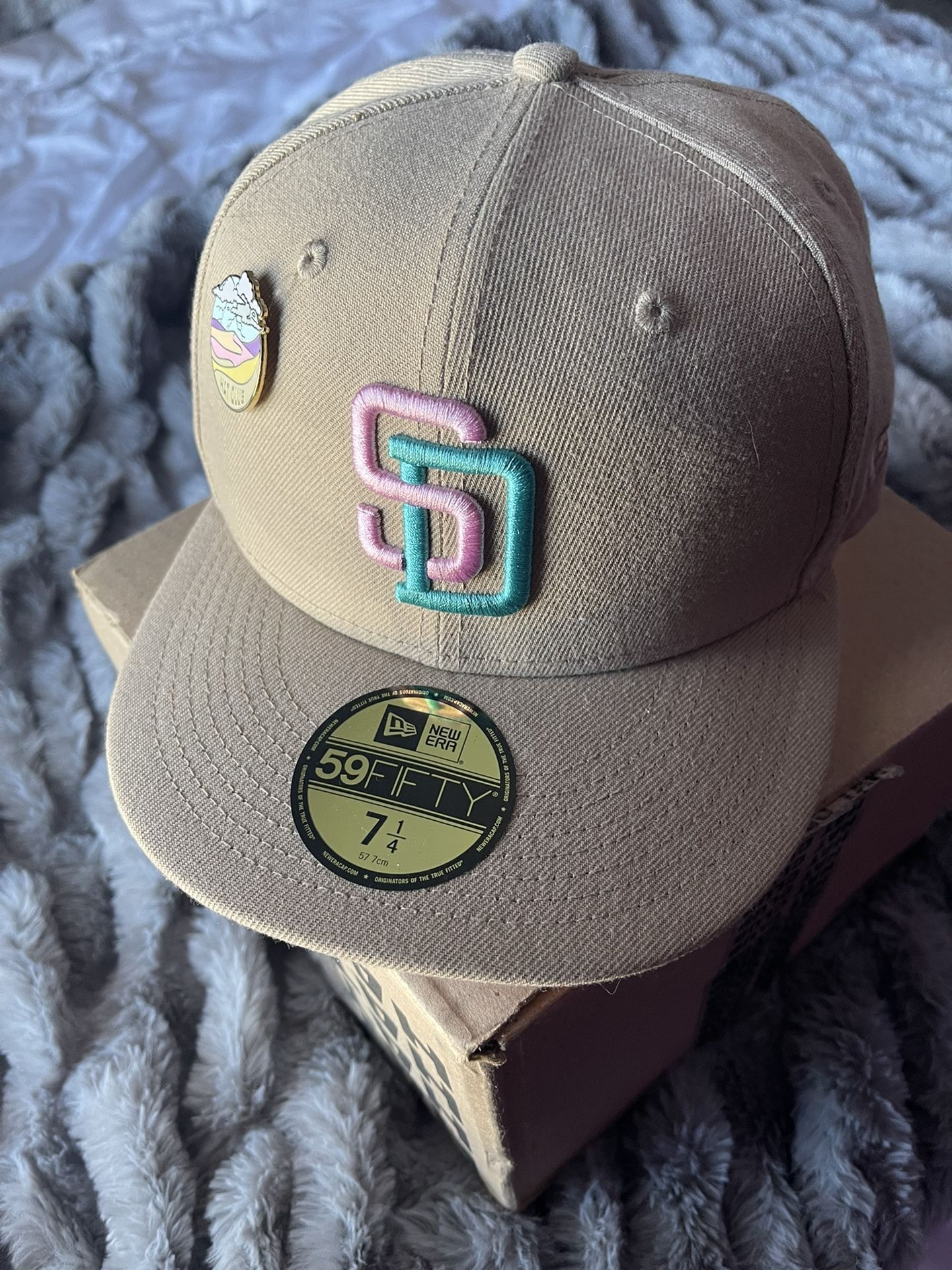 Hat Club Exclusive - Sandstorm SD Padres 40th New Era 59Fifty Pink UV SZ 7 1/4