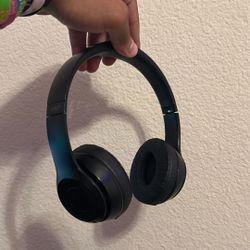 Beats Solo 4