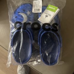 2022 DISNEY LIMITED EDITION CROCS