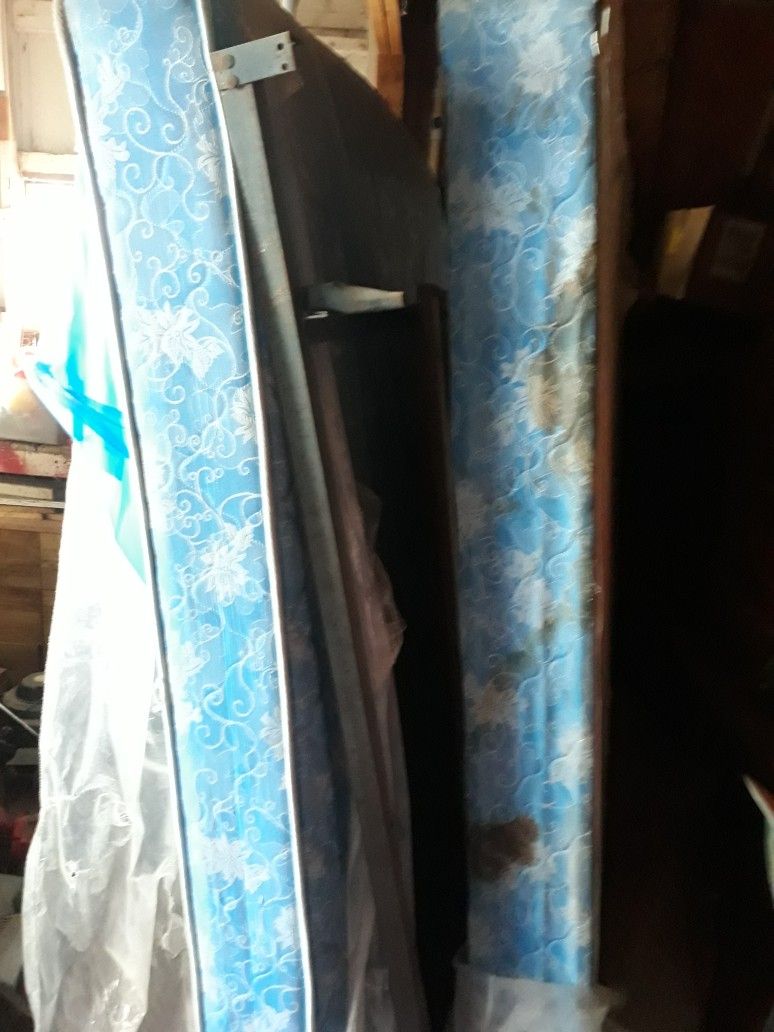 Full Size Bed - Mattress, Box Spring, Frame.