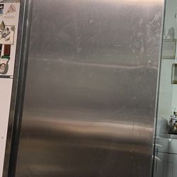 1-door commercial reach-in freezer