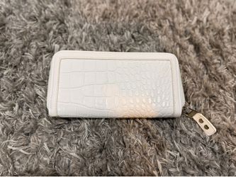White wallet crocodile style
