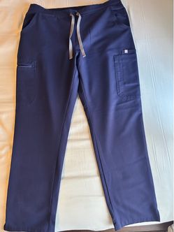 Women’s Figs Navy Blue Scrubs Medium petite