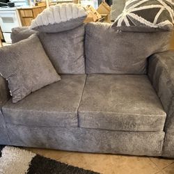 Loveseat 