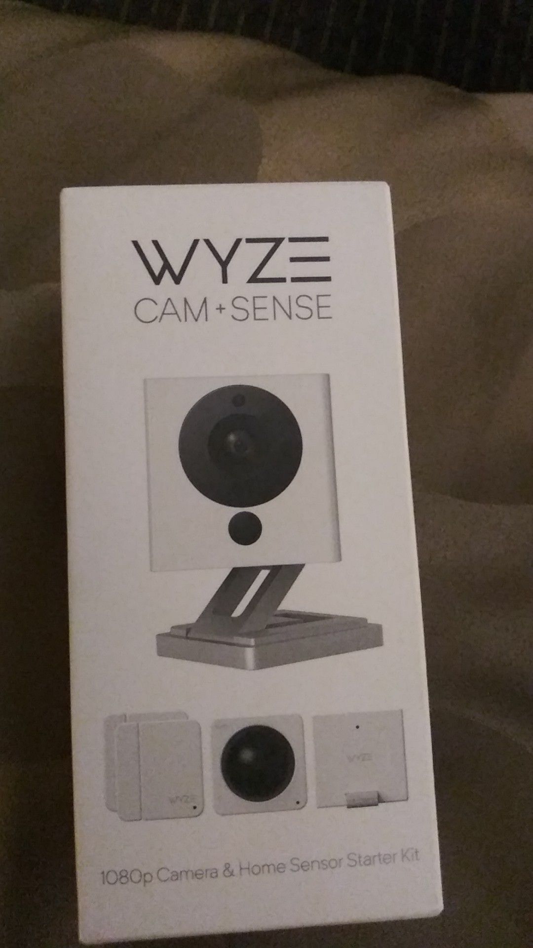 Wyze cam 1+sense. 1080p camera&home sensor starter kit. Brand new. Never been opened. 35$