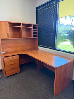 Office Corner Desk- 7.5’x6’x5’