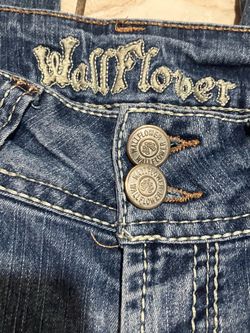 $13early 2000s y2k denim Wallflower midrise jeans