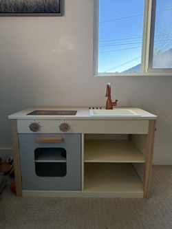 Battat Toddler Play Kitchen 