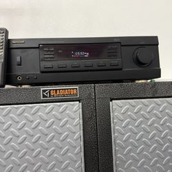 Sherwood AM FM Stereo Receiver With Speakers